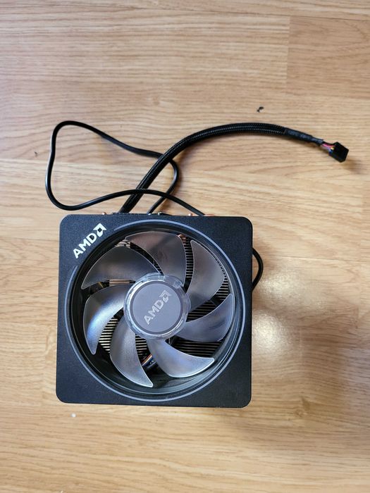 MSI x570 AMD Ryzen 3900x Wraith Prism cooler 32GB Ram