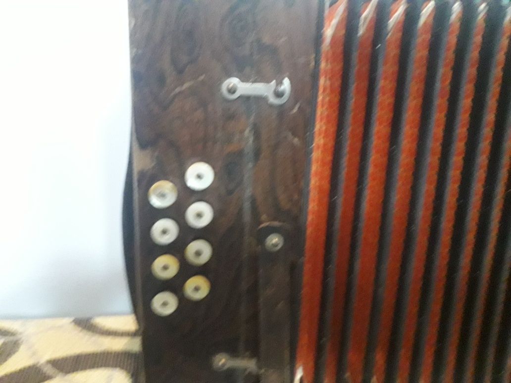Armonică foarte veche