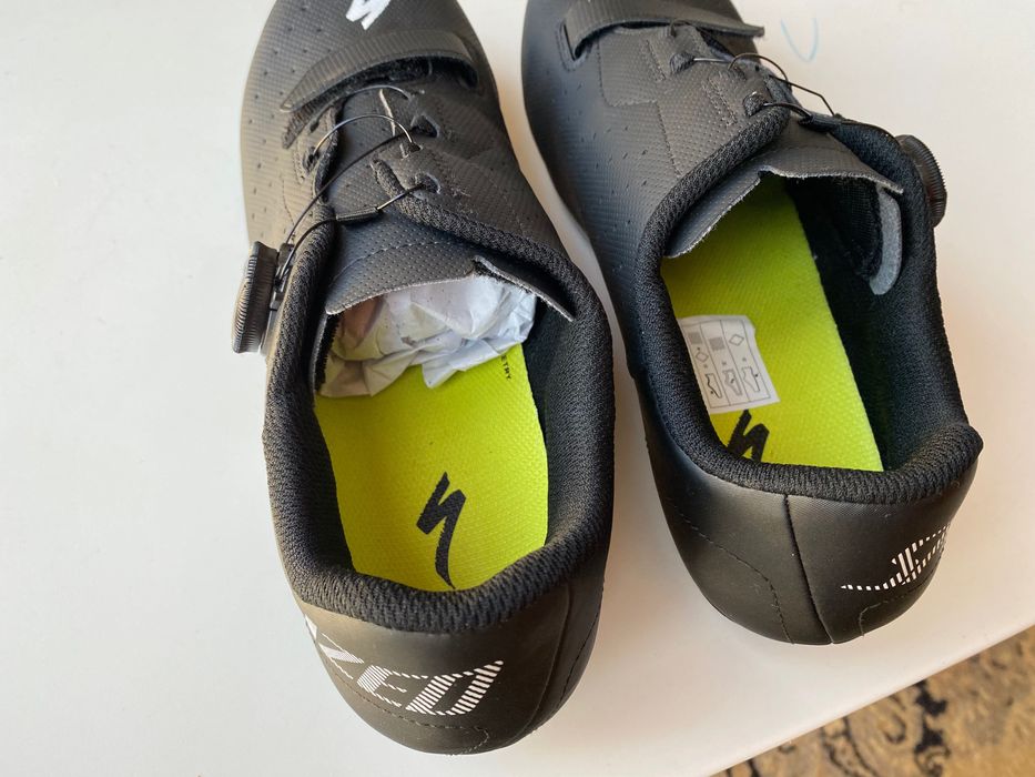 Pantofi Specialized marime 42 si 42.5 noi