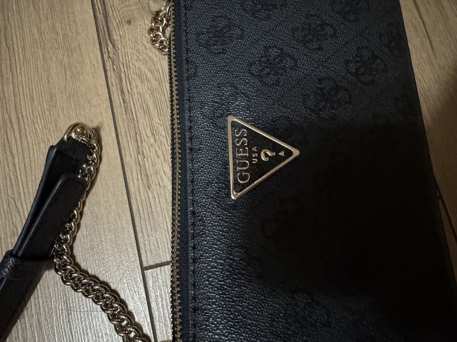 Оригинална дамска чанта Guess