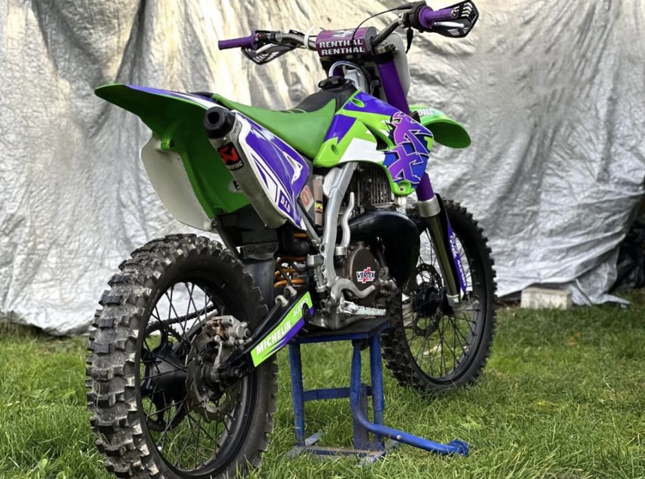 Ultimul model de la Kawasaki KX250 2T