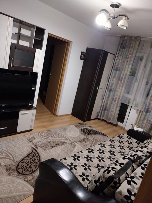 Inchiriez apartament cu 2 camere