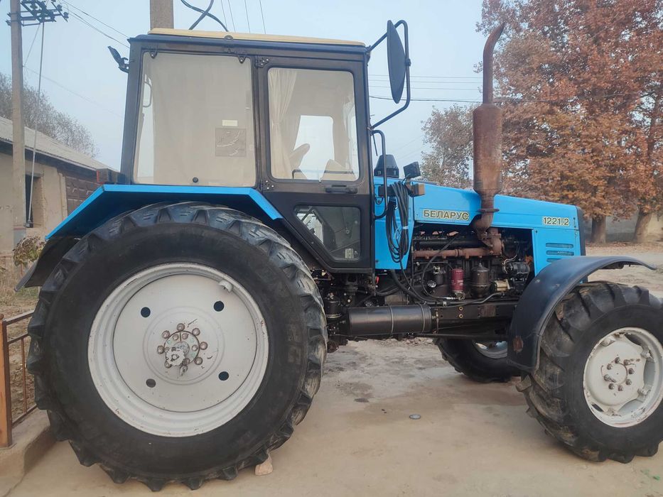 Трактор Беларус 1221.2