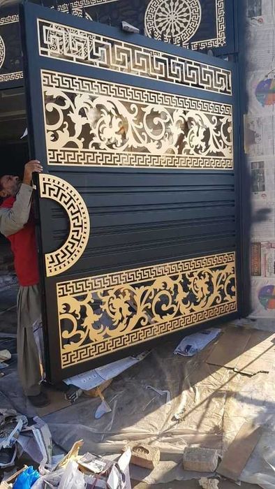 Porti si gard,balustrade:fier forjat,sipca tip jaluzea,tabla traforata