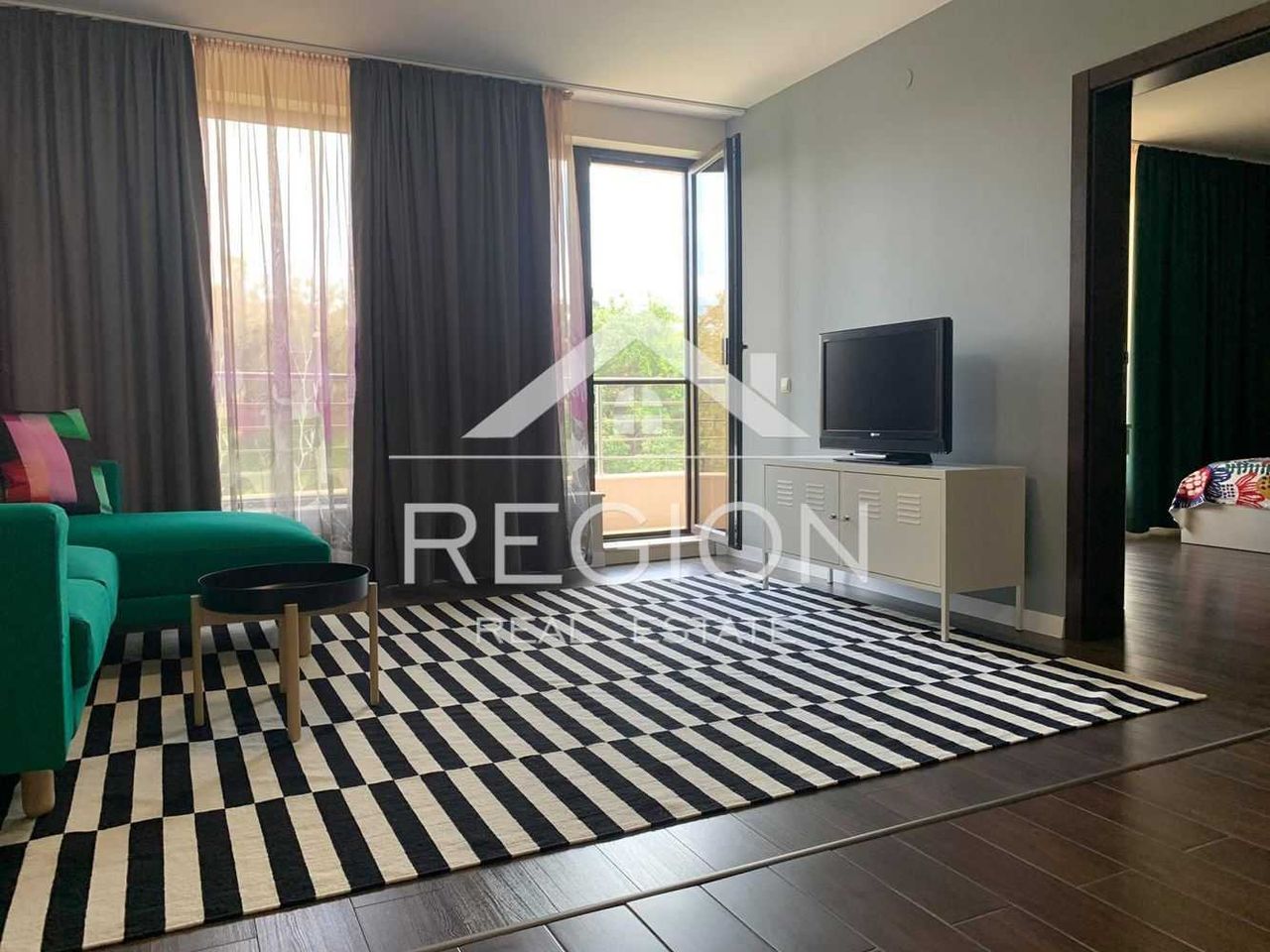 Дава се под наем Двустаен апартамент в Варна, м-т Траката - 61 кв.м за 510 € - Снимка #3
