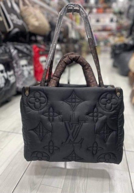 Geanta LV material textil impermeabil, saculet, etichetă