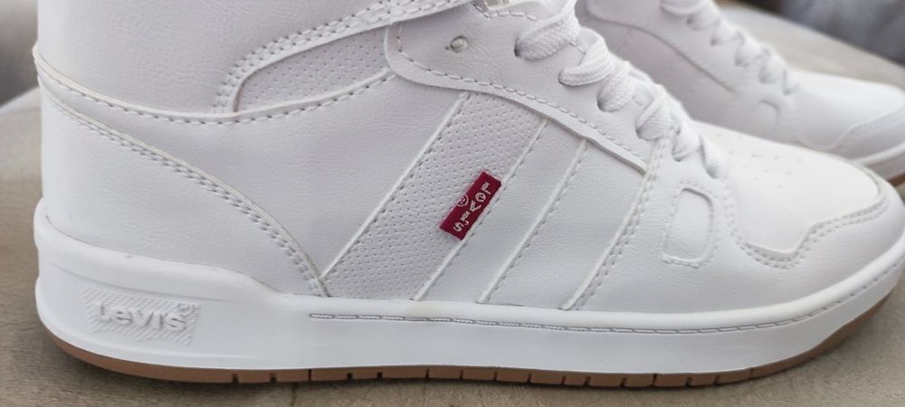 Маратонки LEVIS оригинални