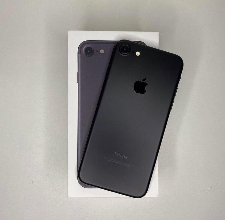 iPhone 7, 32 гб, Black (черный матовый цвет)