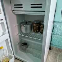 - Средний холодильник