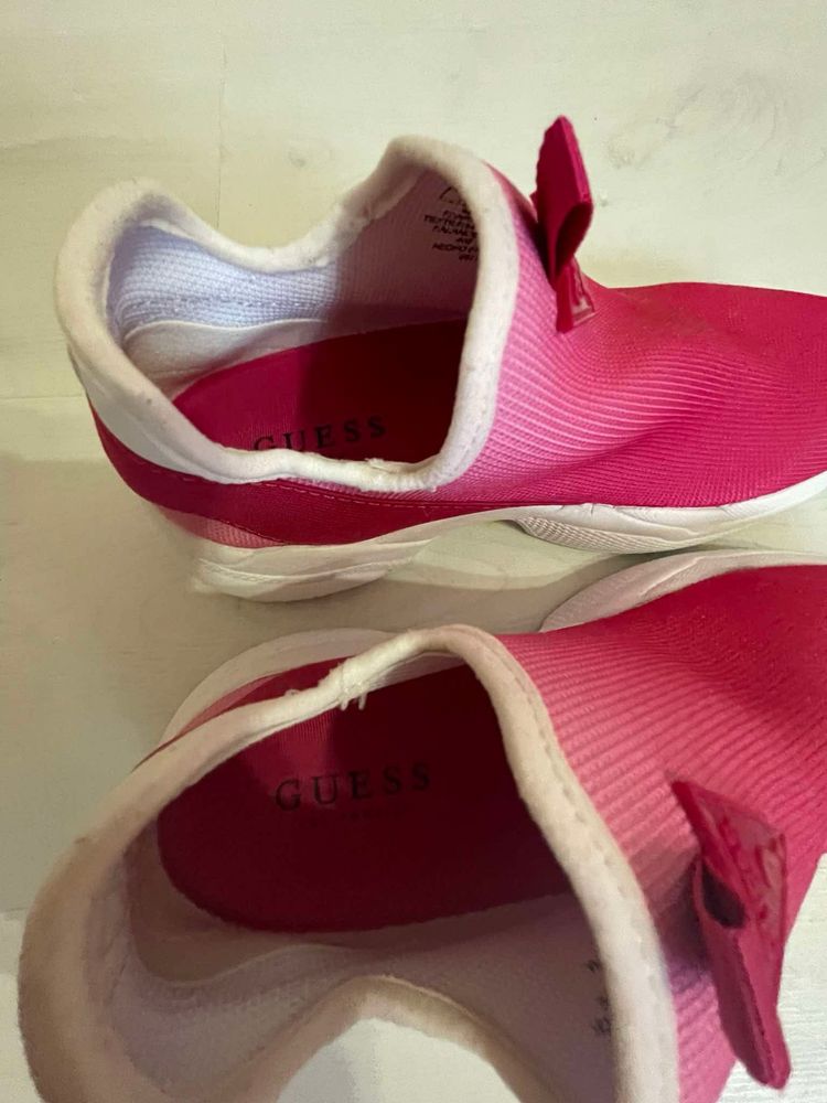 GUESS ориг.маратонки от Англия