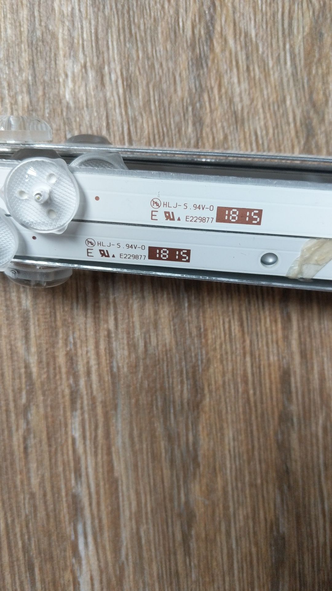 На части нов смарт телевизор Arielli led-55DN4T2