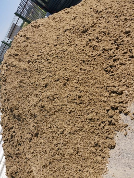 Balastru ,nisip, sort, pământ negru și galben, piatră concasată