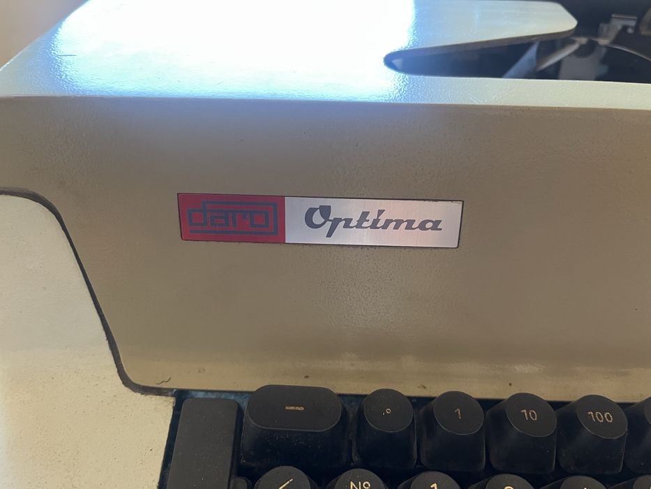 Ретро пишеща машина