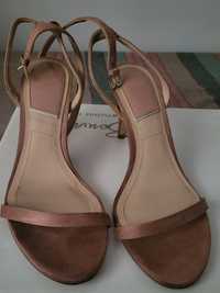 Sandale Stradivarius roz