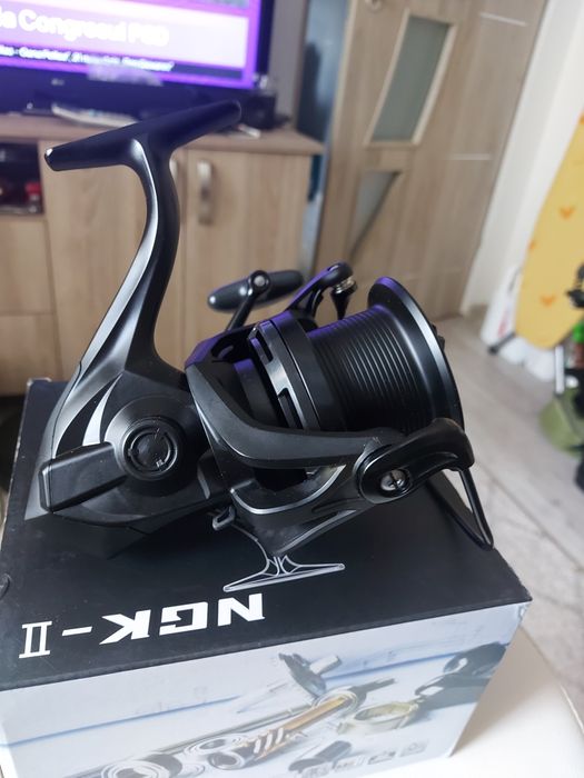 Vând mulineta NGK II 12000