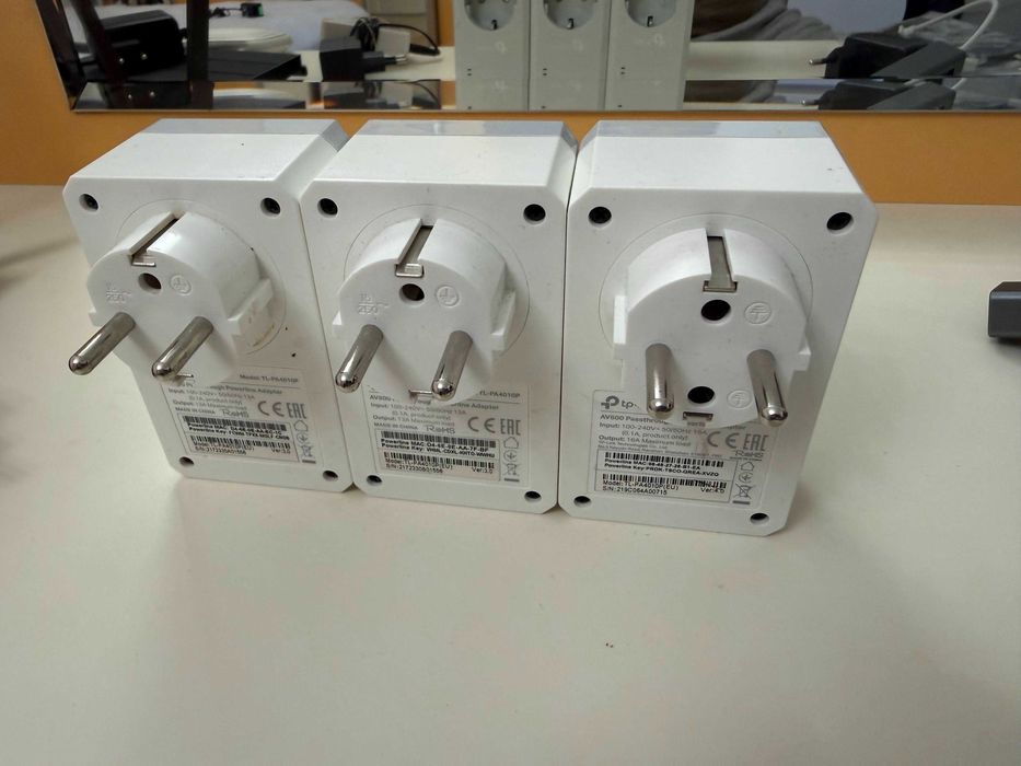 Powerline адаптери TP-Link TL-PA4010P - 3 броя