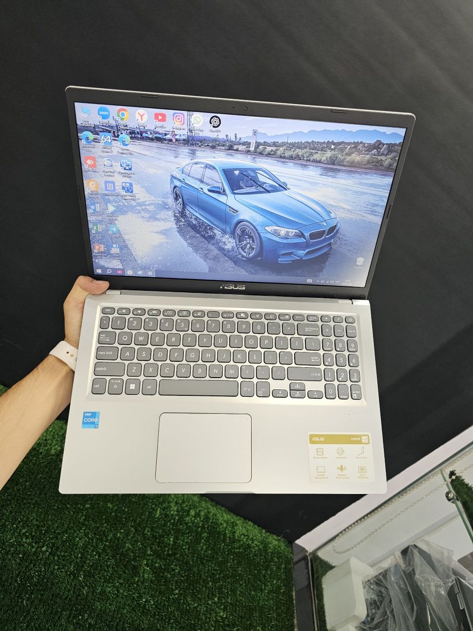 ASUSSSS Yanngidek tinniq so'ngi avlodli notebook izlaganlar uchun!