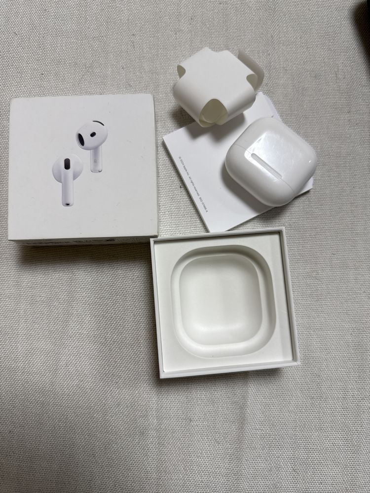 AirPods 4 с активно шумопотискане