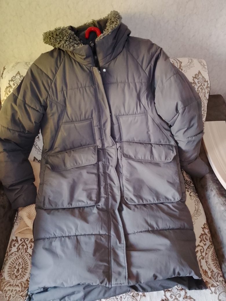 Продам женскую осеннюю куртку