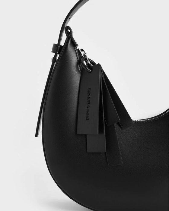 Сумка от Charles & Keith