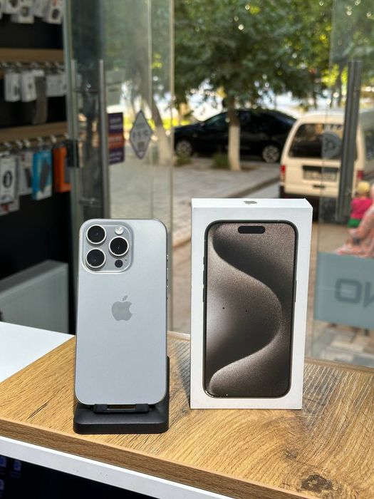 iPhone 15 pro Natural titanium