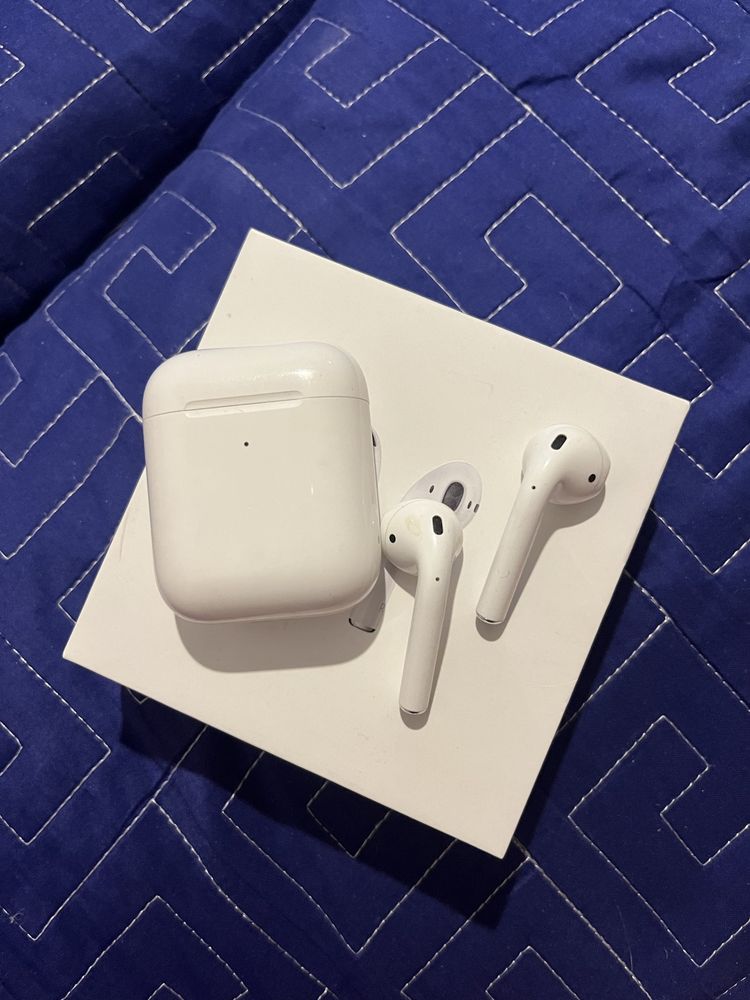 Наушники Apple Airpods 2 with Charging Case Белые оригинал