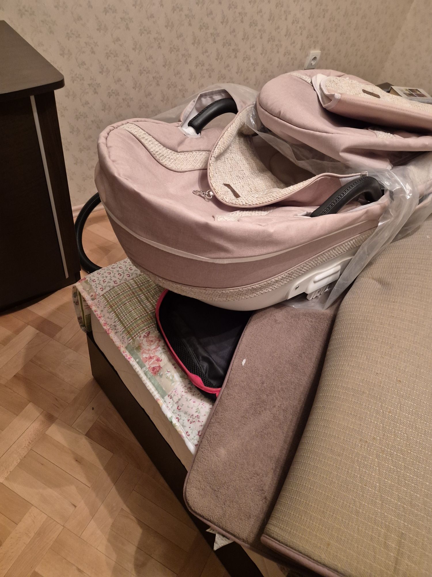 Бебешка количка Lorelli Mia 3 в 1