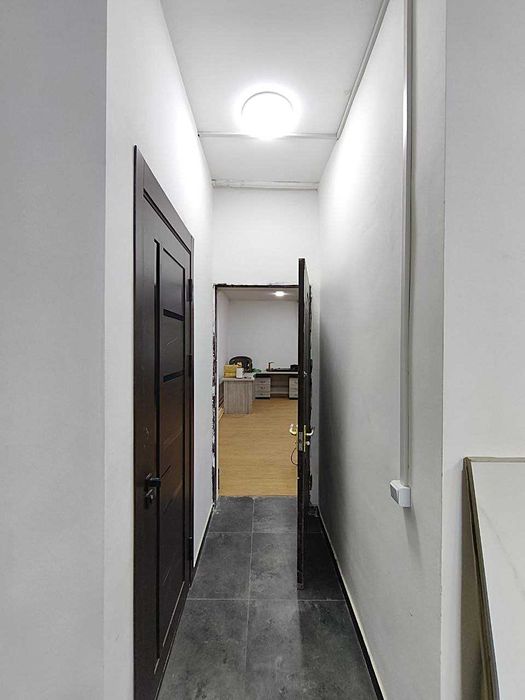 Yu  Сдаётся офис 130м2 на 1 линии,  4 роддом, по 13у.е./м2 - торг