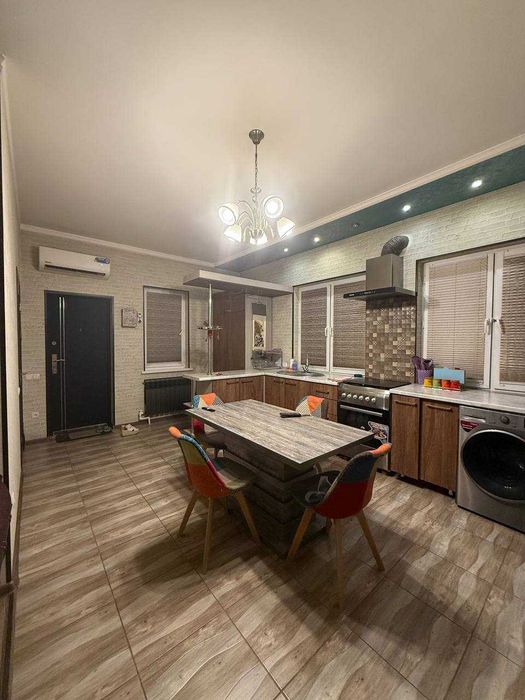 Сдаётся кв Рынок УНИВЕРСАМ 2/4/9 ро-н Юнусабад-4 кв !! 542