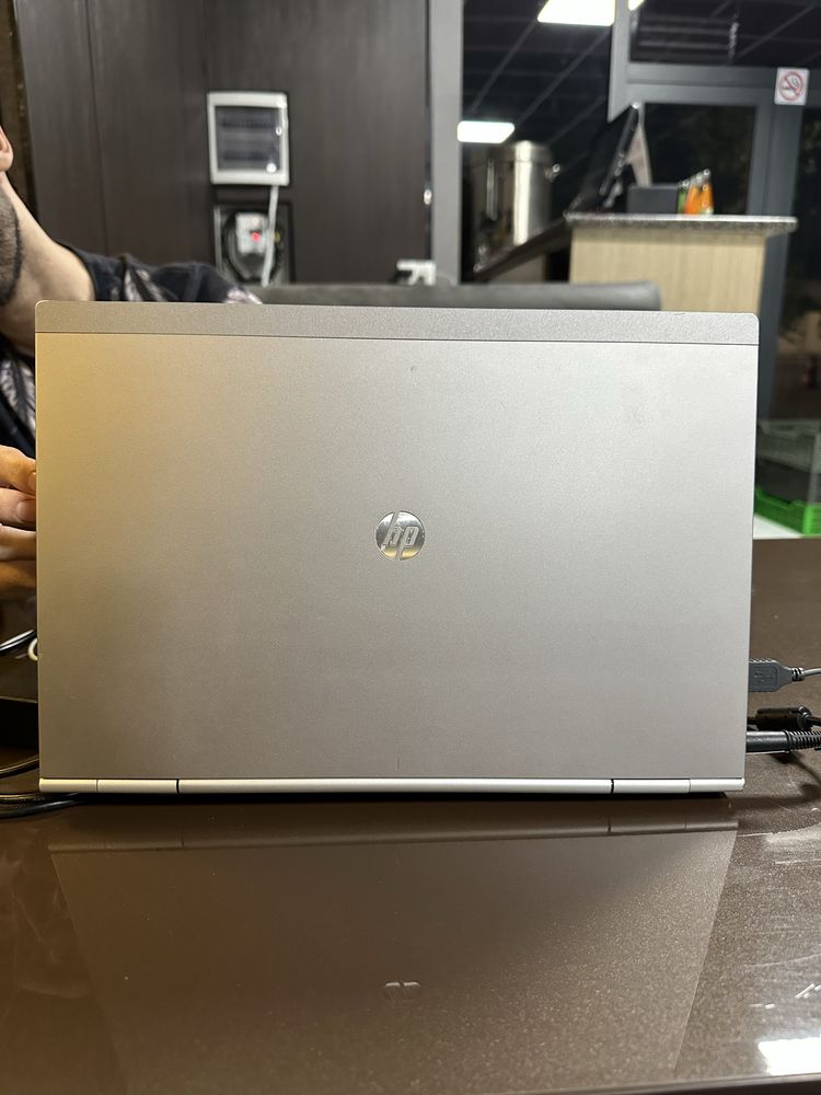 Noutbuk hp operativkasi 4 gb core i5 ofisnoy srochna soti
