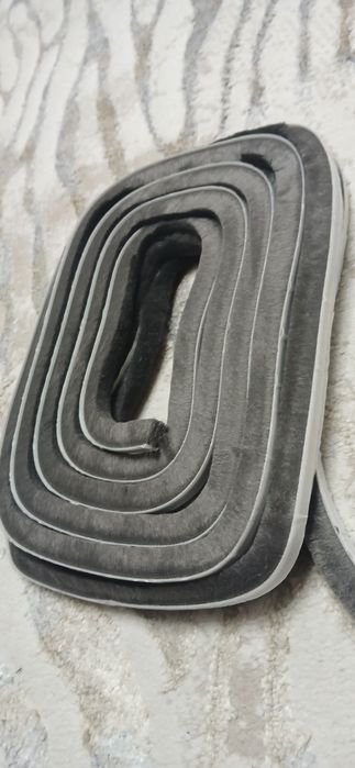 Banda de etansare autoadeziva