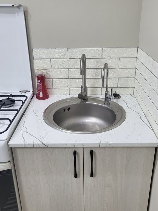 Продаю раковину с смесителем в хорошем состоянии