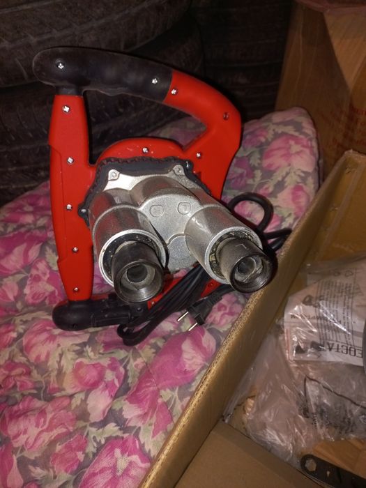 Миксер мощный в отличном состоянии один раз пользовался