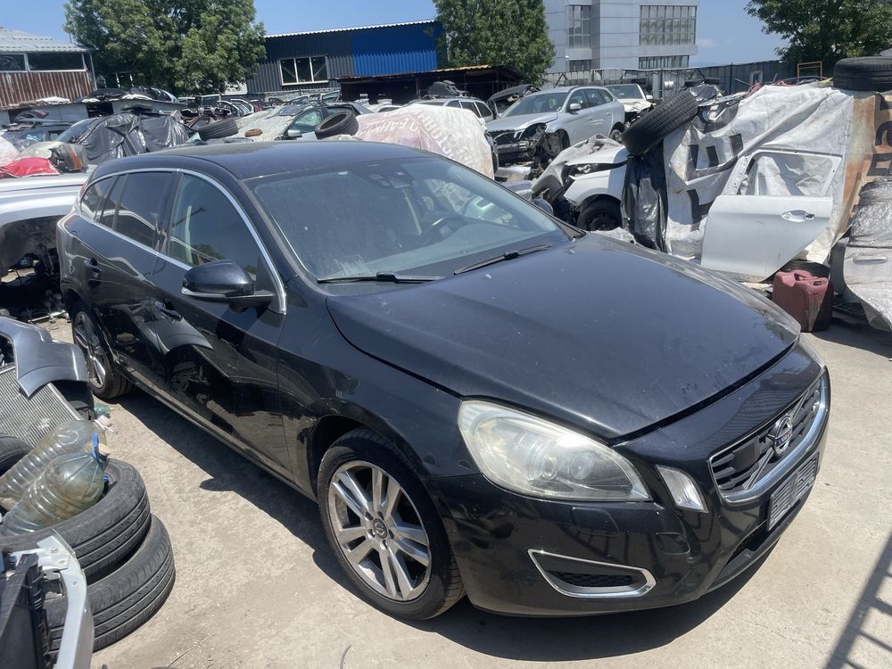 Volvo V60 на части