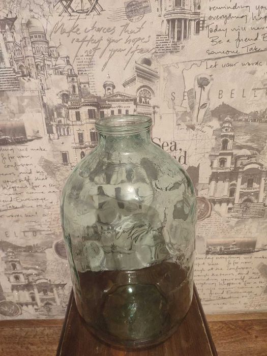 10 - литровая бутылка