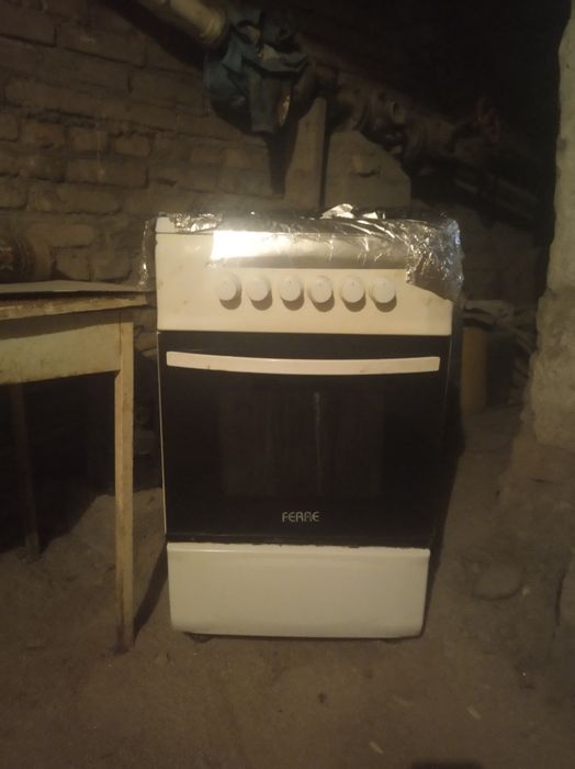 Газовая плита.в рабочем состоянии.