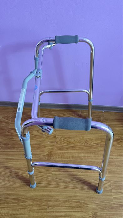 Продам ходунки новые