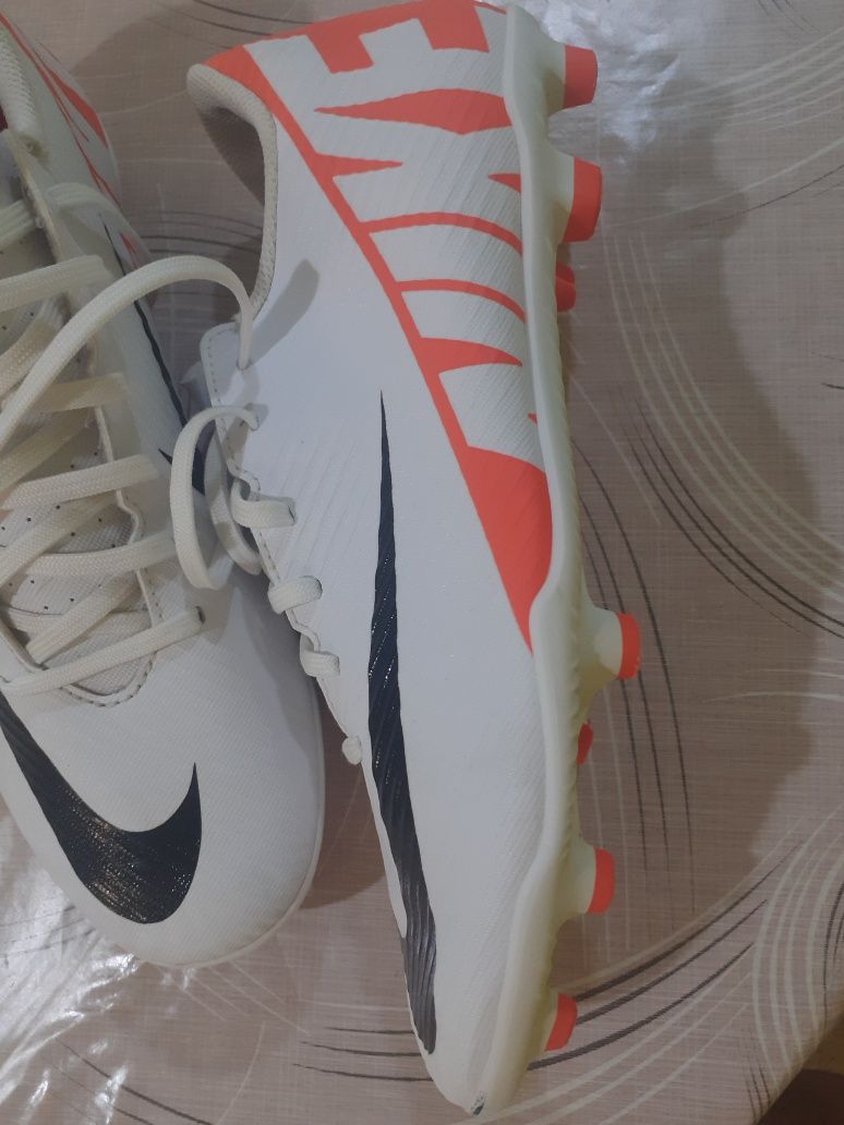 Бутонки Nike mercurial