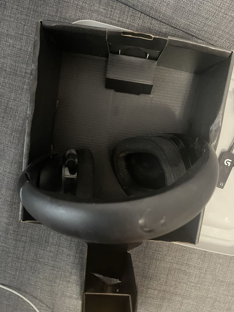 Casti logitech G533 cu dongle / receiver headset