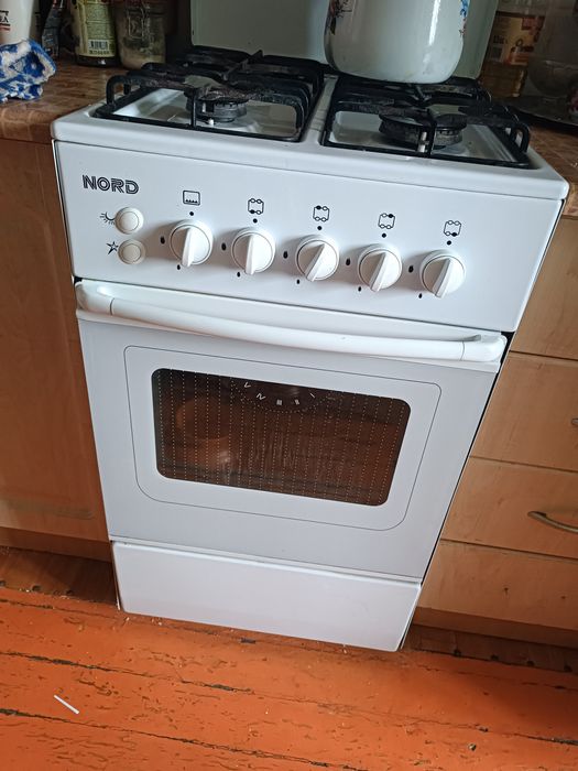 Продам газ плиту