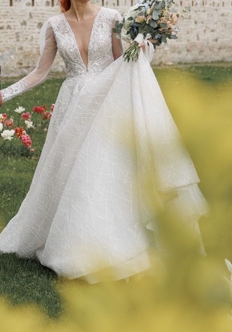 Rochie de mireasă de vânzare – Eleganță și rafinament