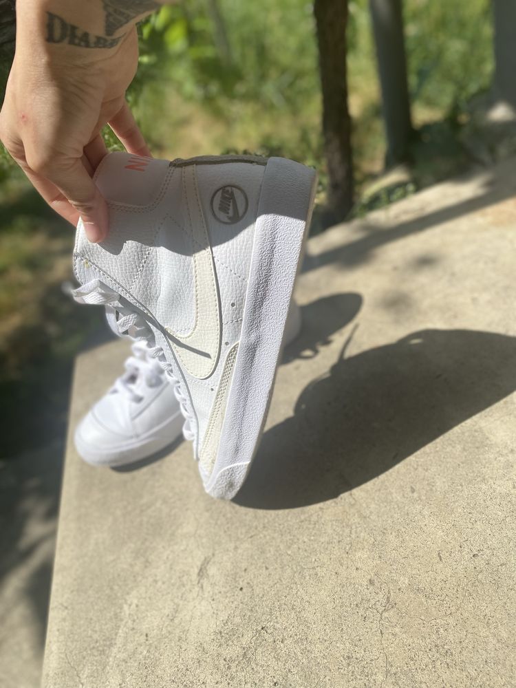 Сникърси nike blazer