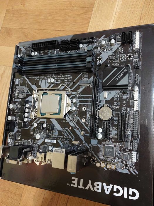 Intel Core i7 8700 + Gigabyte B365M DS3H