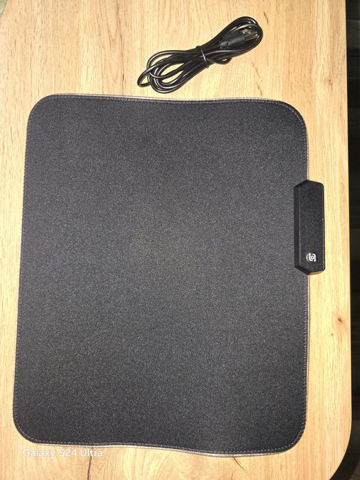 Светеща игрална подложка за мишка