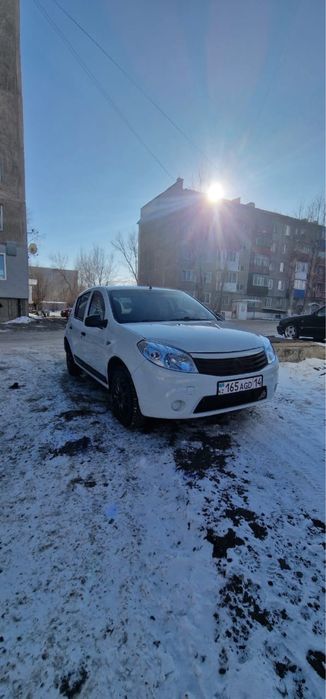 Продам машину Renault Sandero