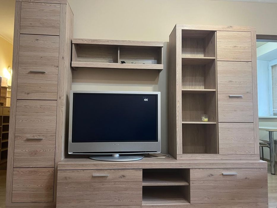 Продам стенка    под тв