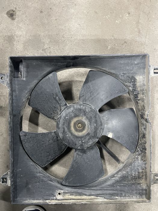Вентилятор охлаждения от жентры большой. Не дополнительный