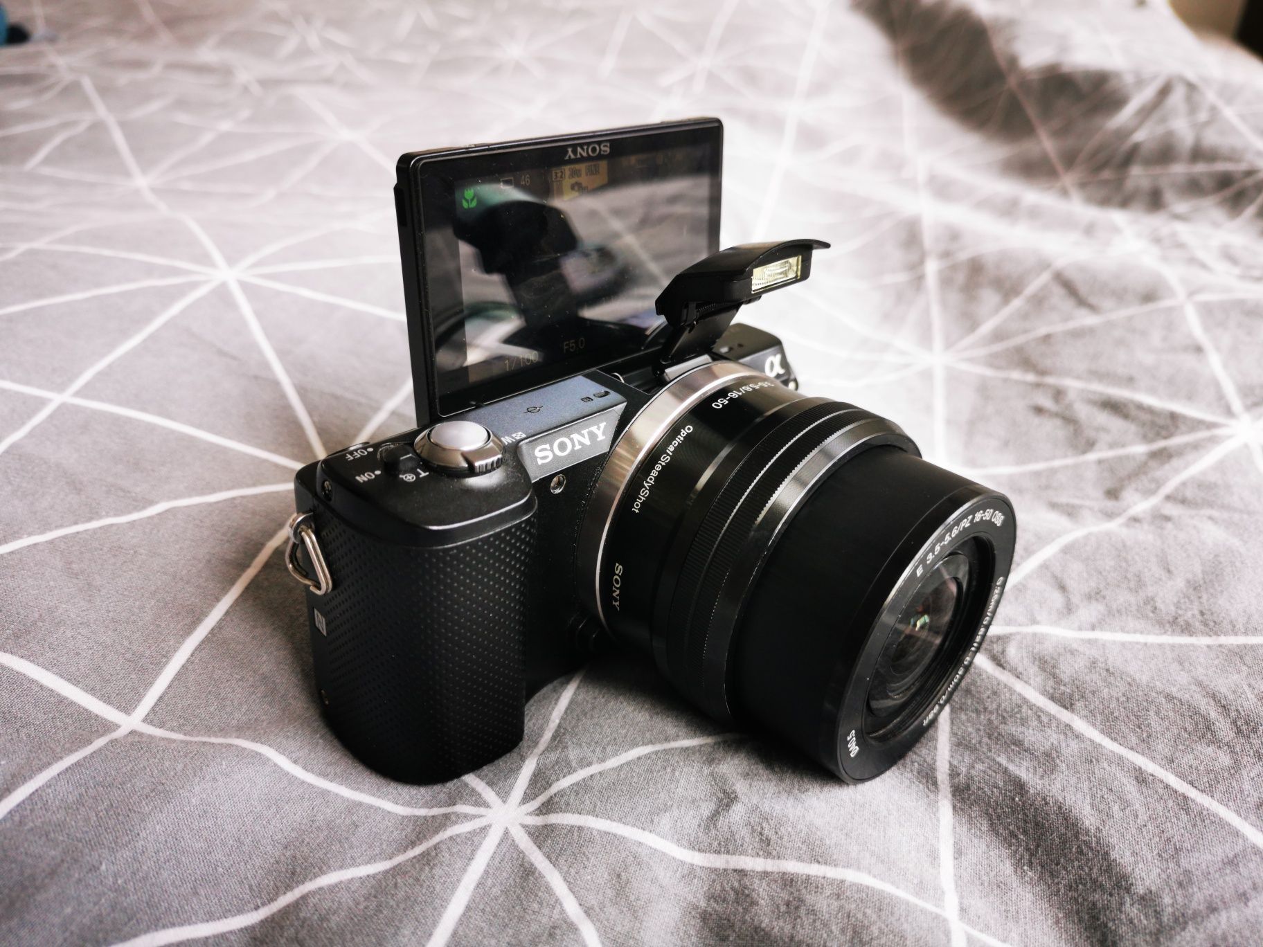 Sony Mirrorless A5000