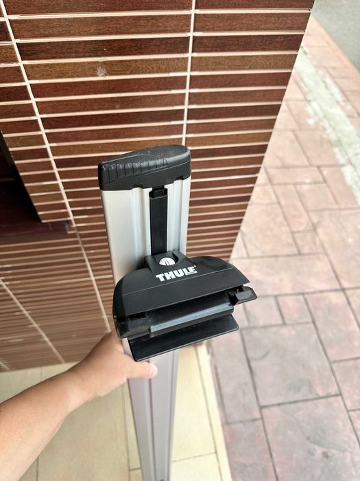 Set complet bare Thule Wingbar cu picior Thule Rapid System 753 si kit