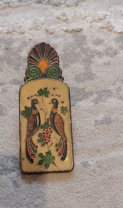 .Obiecte de colectie.Vultur si scarabeu Egipt,Set 2 clame.Grecia.Rata